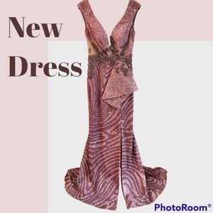 Size 6( M) luxury costumzied sleeveless, left leg side opened,  handbead dress